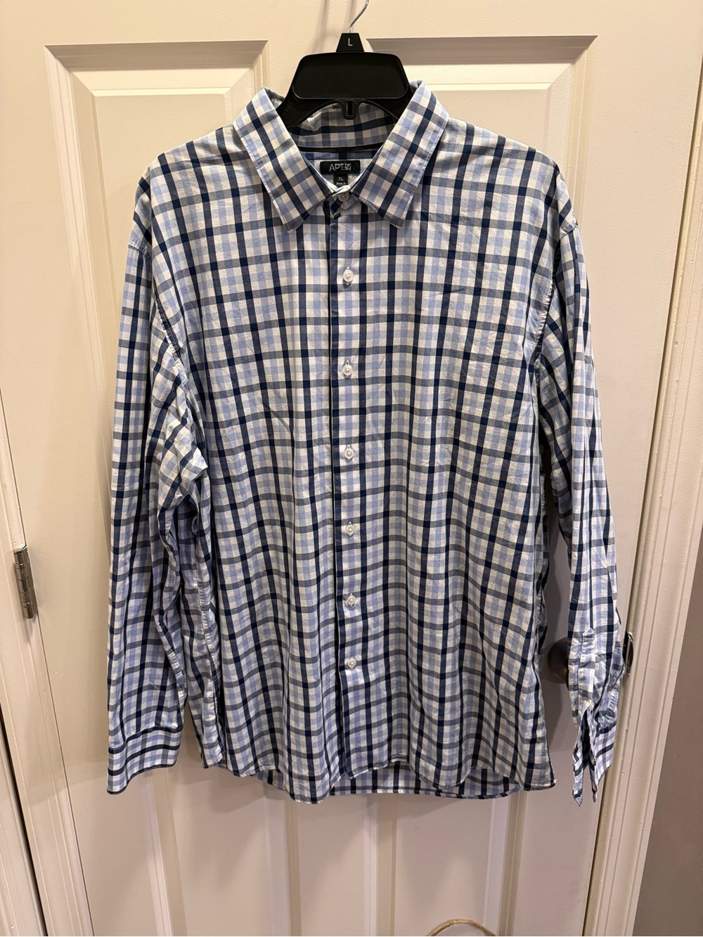 Apt. 9 White and Blue Plaid Long-Sleeve Button-Down Shirt